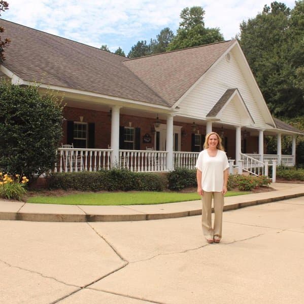 Covington Ridge Retirement Home - Senior living in Collins, Mississippi