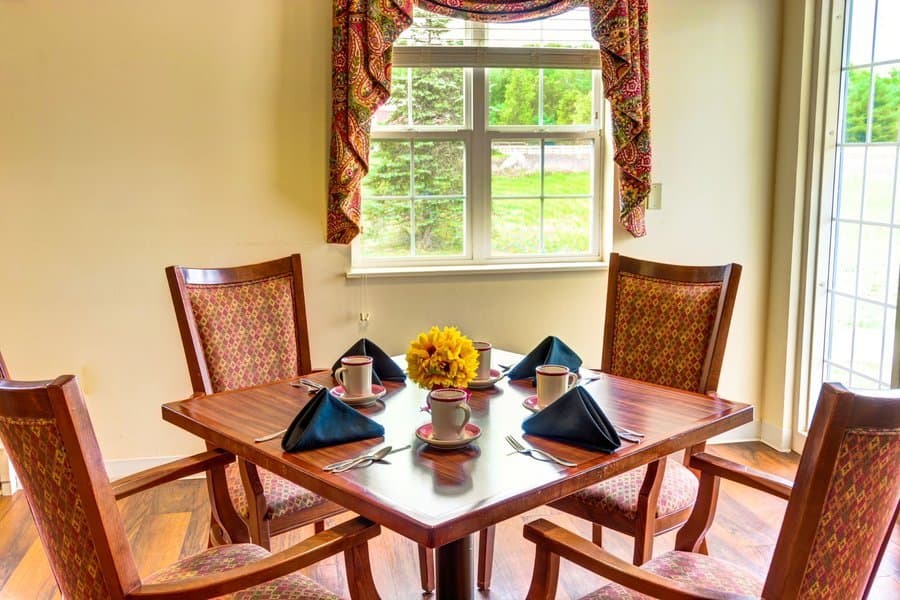 Curry House Assisted Living and Memory Care - Senior living in Cadillac, Michigan