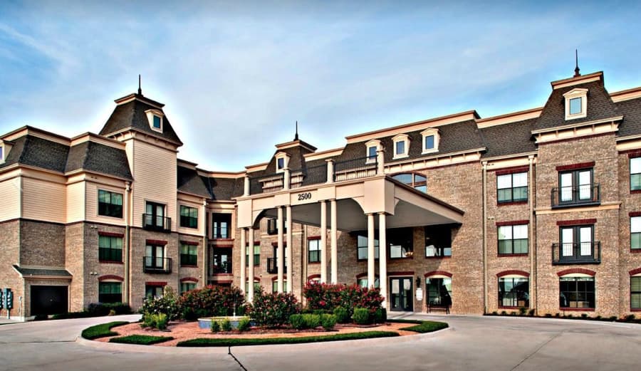 Discovery Village At Castle Hills - Senior living in Lewisville, Texas