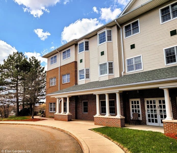Elan Gardens in Clarks Summit, PA - Main View