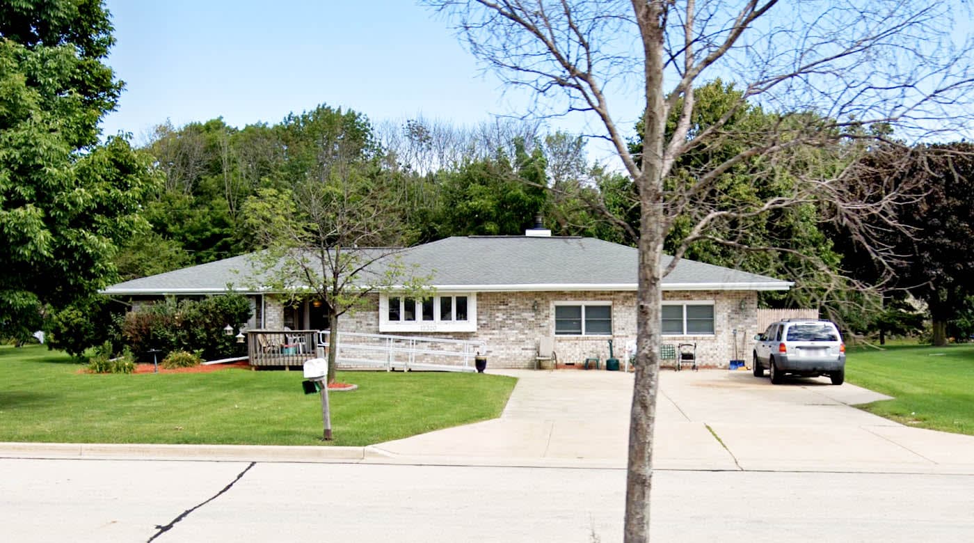 CLE - Layton Court in Greenfield, WI - Main View