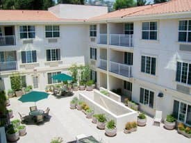 Glendale Post Acute Center in Glendale, CA - Main View