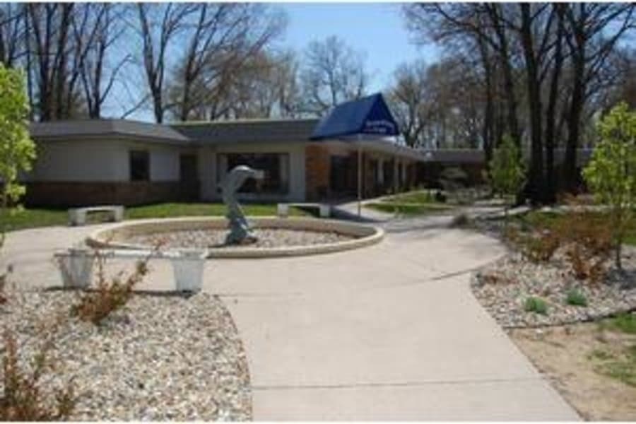 Golden Livingcenter - Fountainview in Mishawaka, IN - Main View