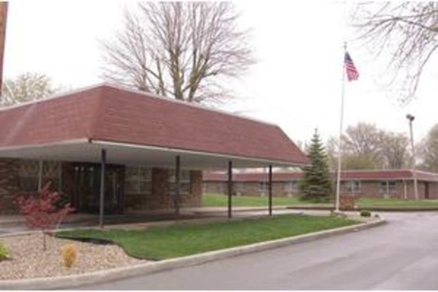 Golden Livingcenter - Sycamore Village in Kokomo, IN - Main View