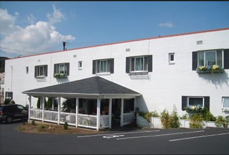 Gracious Living Personal Care Home Center in Pittsburgh, PA - Main View