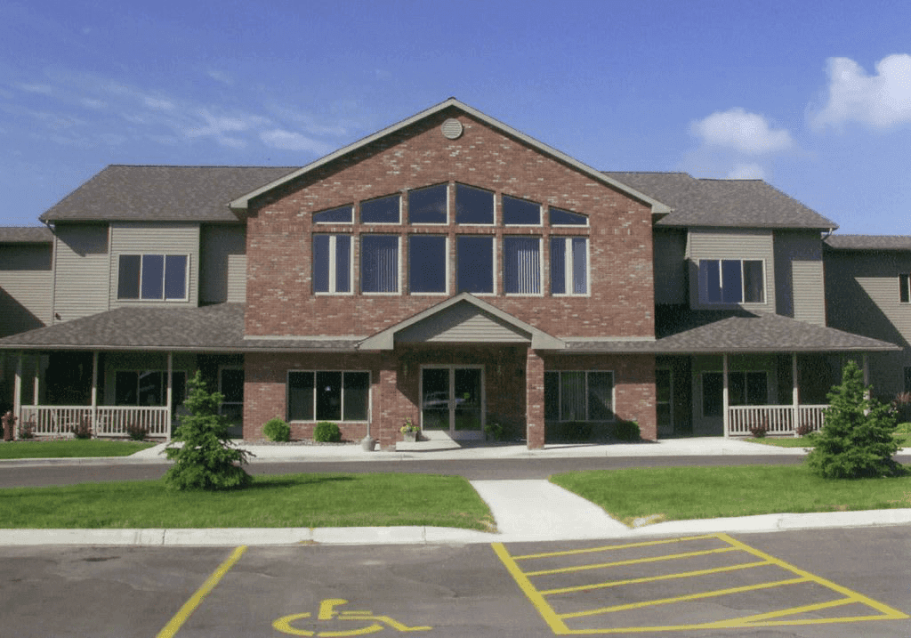South Grove Lodge Senior Living in Austin, MN - Main View