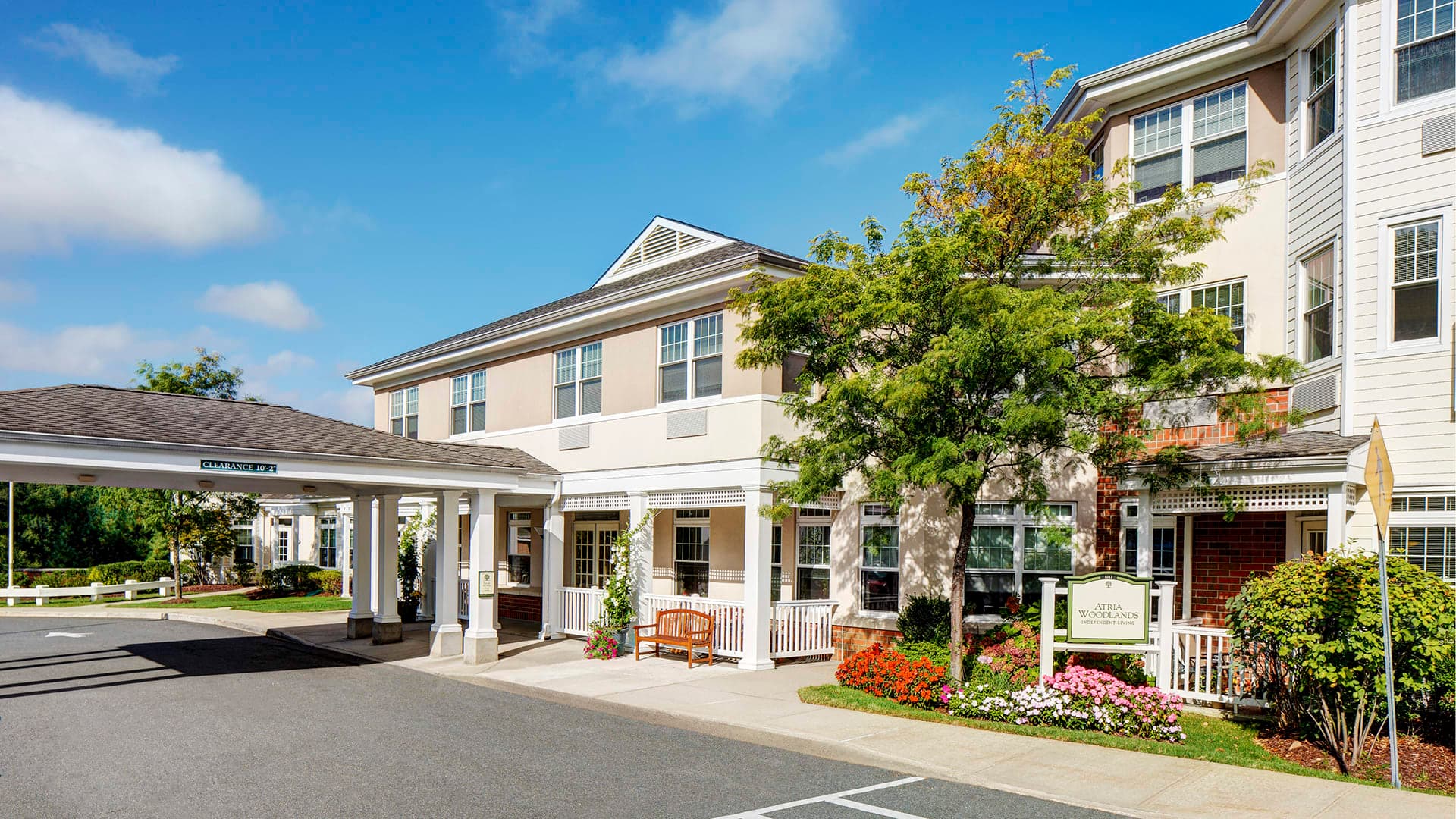 Atria Woodlands in Ardsley, NY - Main View