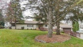 Hilltop Manor in Mendota Heights, MN - Main View