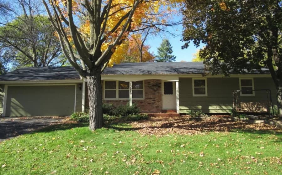 Humboldt Manor in Burnsville, MN - Main View