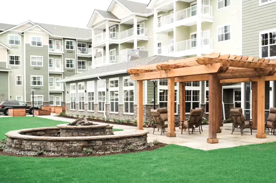 Julian Estates Gracious Retirement Living in Puyallup, WA - Main View