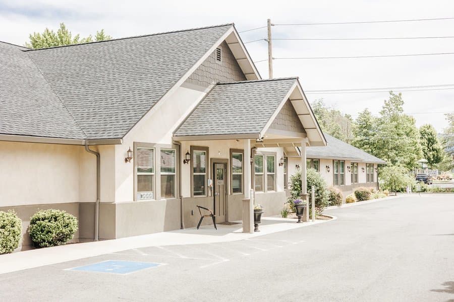 Kinsington at Redwood Park in Grants Pass, OR