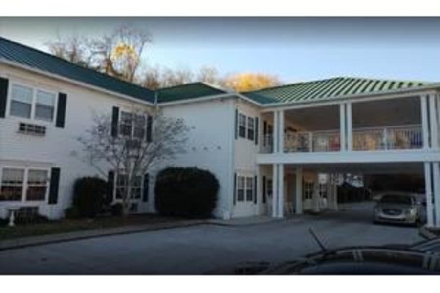 La Follette Court Assisted Living Community in Lafollette, TN - Main View