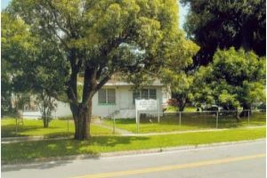 Lake Wire Retirement Center in Lakeland, FL - Main View