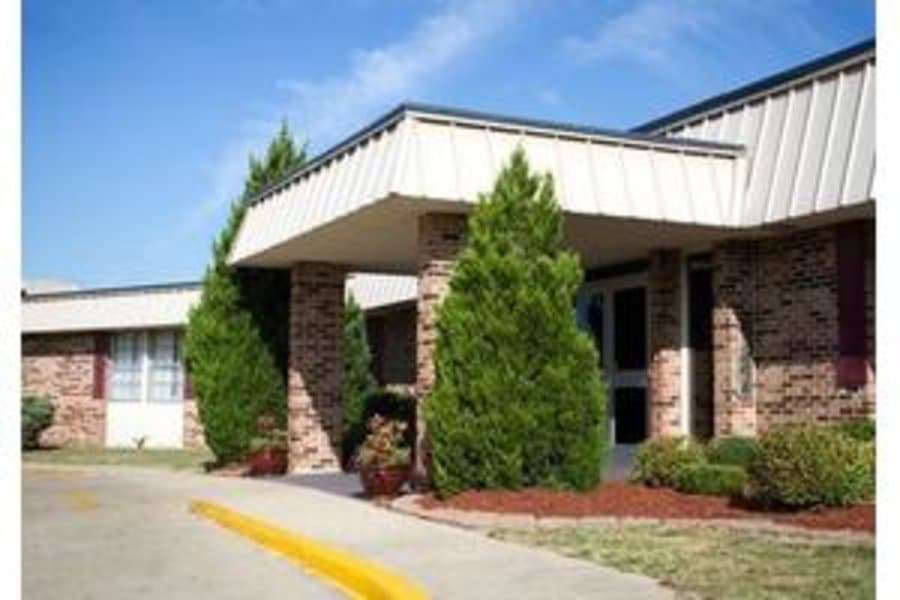 Lakeland Rehab & Healthcare Center in Effingham, IL