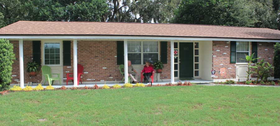 Lakeshore Manor in Clermont, FL - Main View