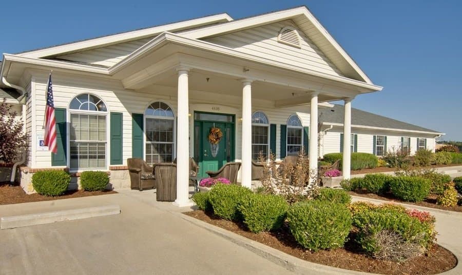 Lakewood Senior Living in Springfield, MO - Main View