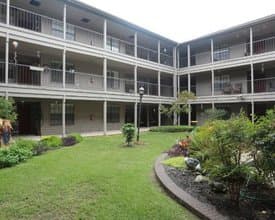Lampstand Nursing And Rehabilitation Lp in Bryan, TX - Main View