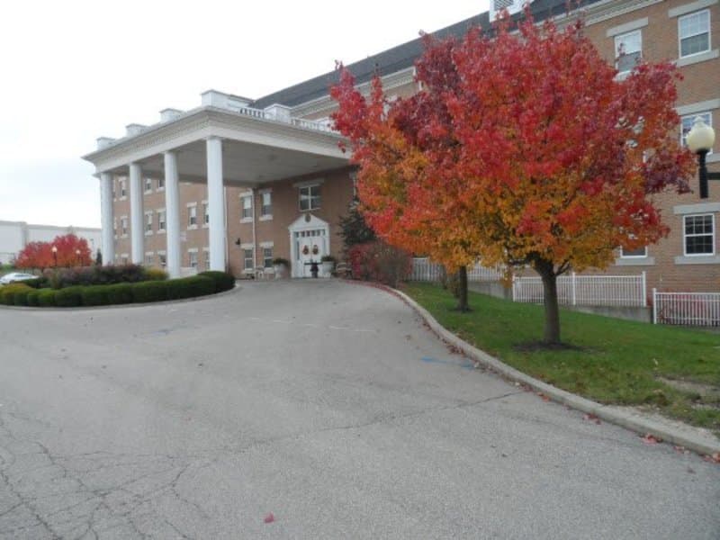 Laurelwood Senior Living in Dayton, OH - Main View
