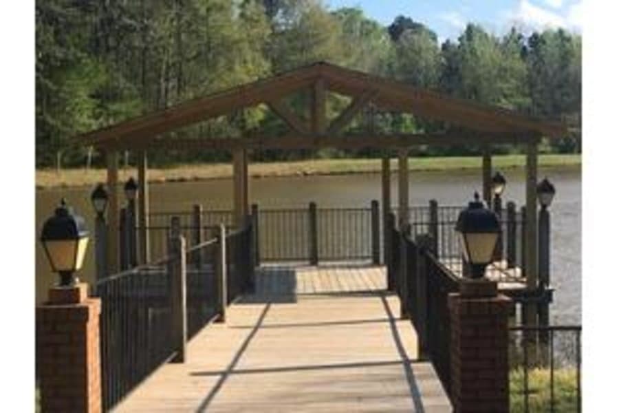 Leslie Lakes Retirement Center in Arcadia, LA - Main View
