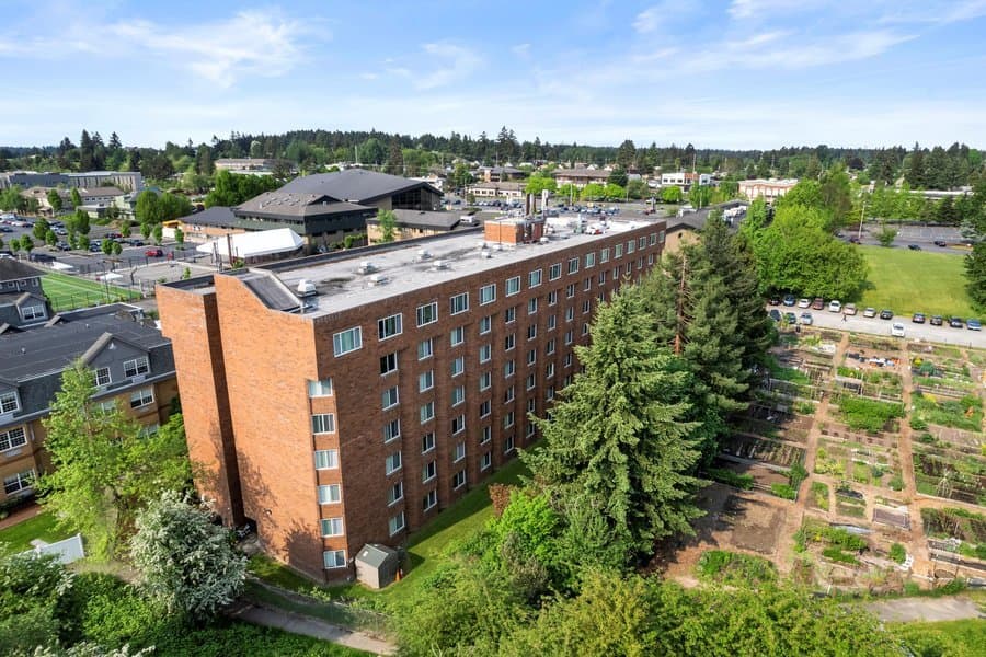Life Manor Parkside in Tacoma, WA - Main View
