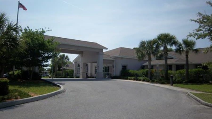 Magnolia Gardens Assisted Living in Pinellas Park, FL - Main View