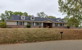Manor Court Of Rochelle in Rochelle, IL - Main View