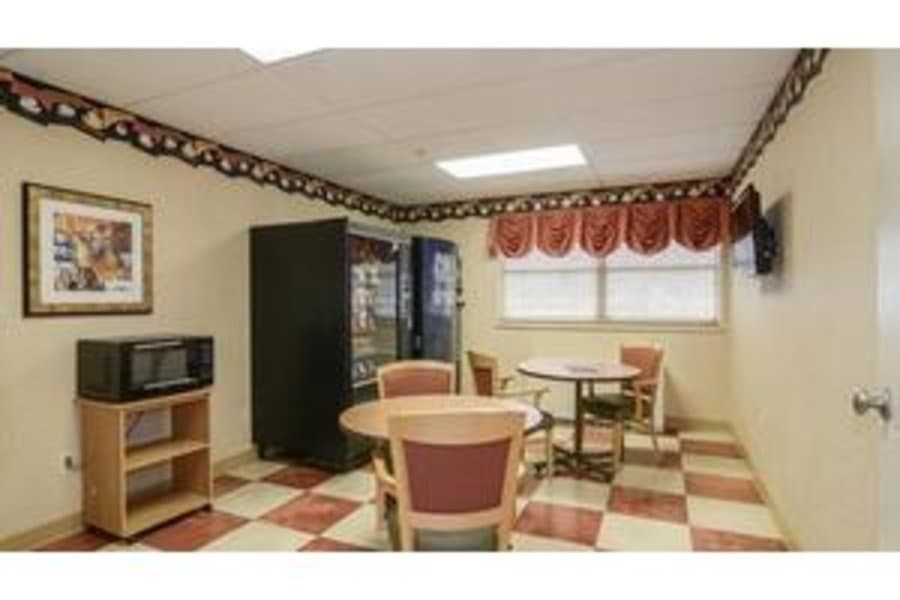 Manorcare at Arlington Heights in Arlington Heights, IL - Main View