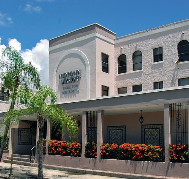 Midtown Manor in Hollywood, FL - Main View