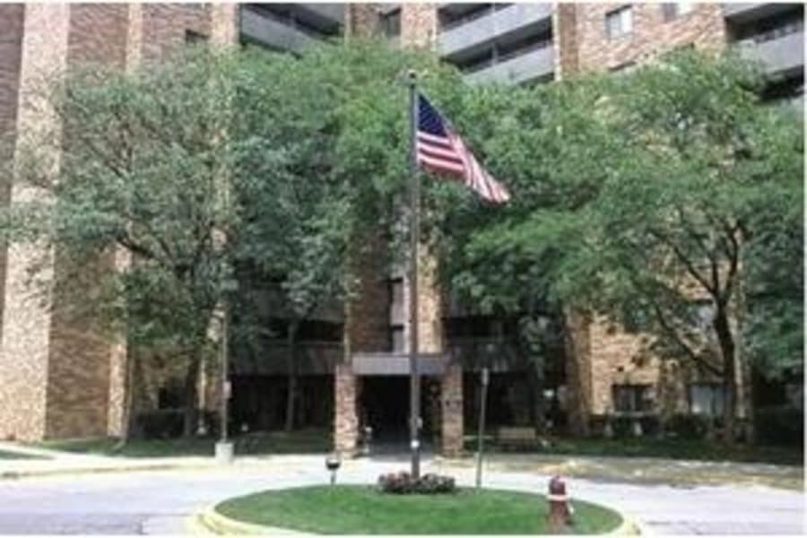 Wayne Tower Apartments in Wayne, MI - Main View