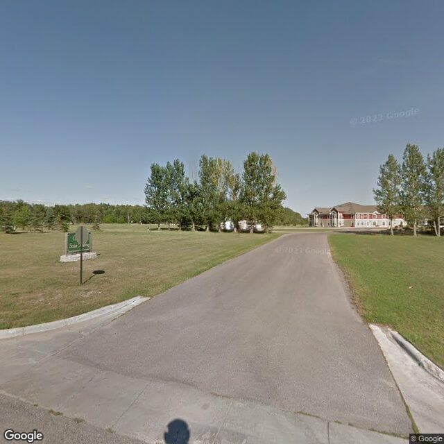 Oak Crest Senior Housing in Roseau, MN - Main View