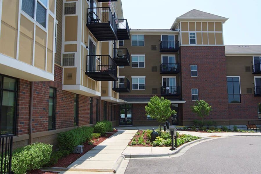 Oak Grove Senior Residence in Norwood Young America, MN - Main View