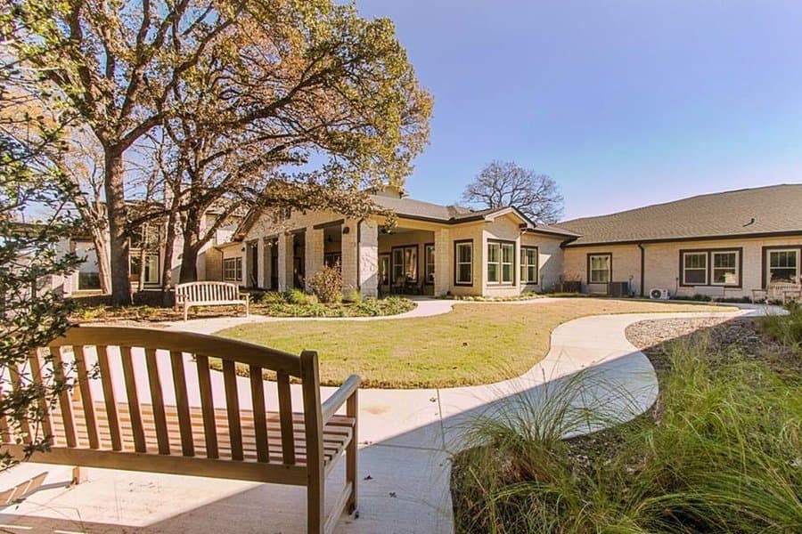 Oaks at Flower Mound in Flower Mound, TX - Main View