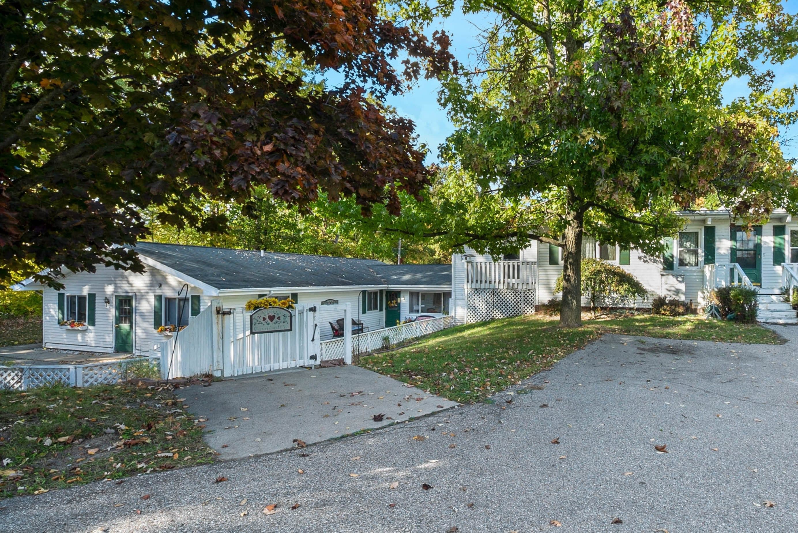 Caremore of Oxford Assisted Living - Campbell Personal Care Home in Leonard, MI - Main View