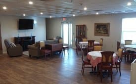 Ozark Nursing and Care Center in Ozark, MO - Main View