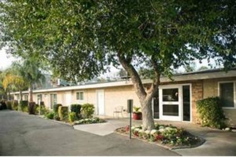 Palm Terrace Care Center in Riverside, CA - Main View
