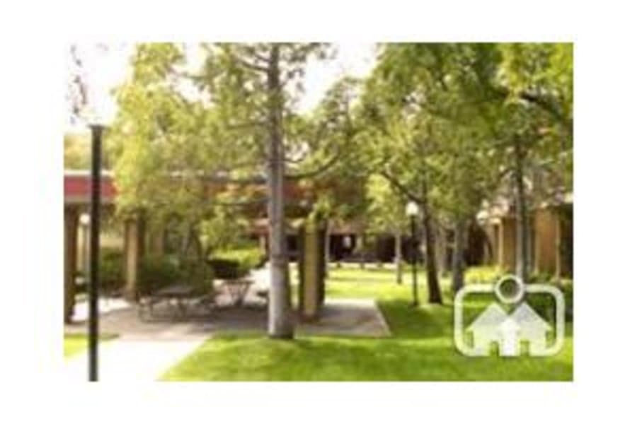 Parkview Manor in Los Angeles, CA - Main View