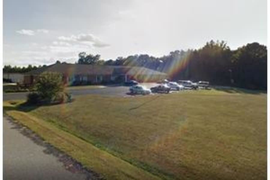 Pineview Rest Home in South Hill, VA - Main View