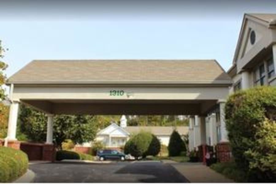 Poplar Estates Senior Living Community in Columbia, TN