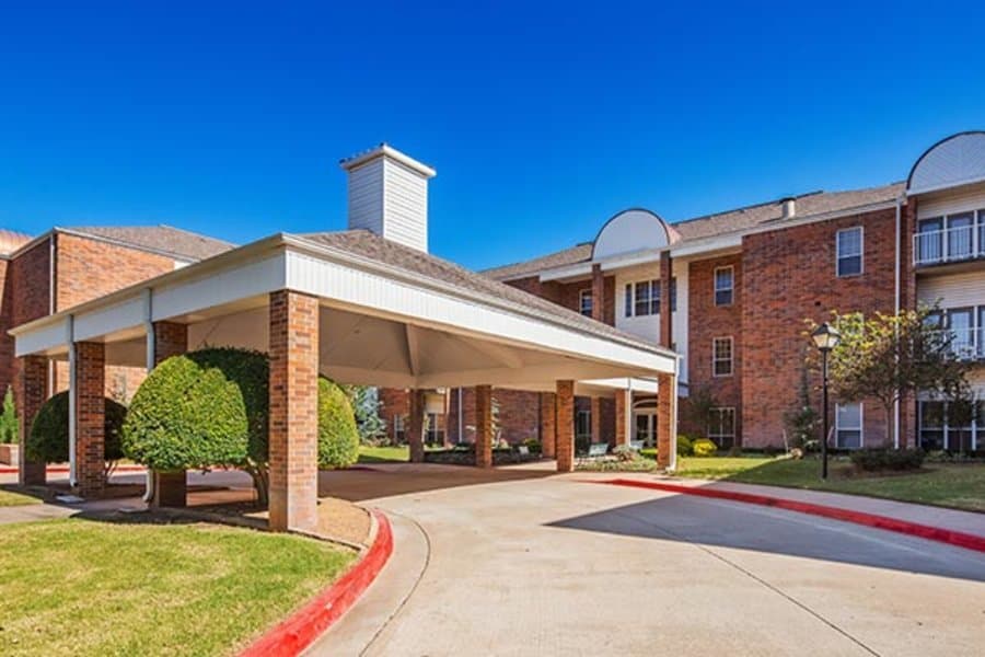 Rivermont at the Trails Independent Living in Norman, OK - Main View