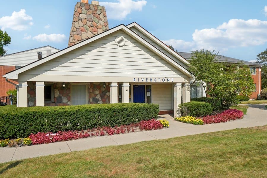 Riverstone Apartments in Southfield, MI - Main View