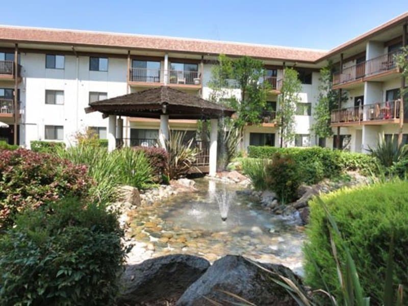 Roseville Commons in Roseville, CA - Main View
