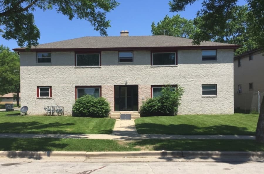 Ross Family Homes - 7932 Bender in Milwaukee, WI - Main View