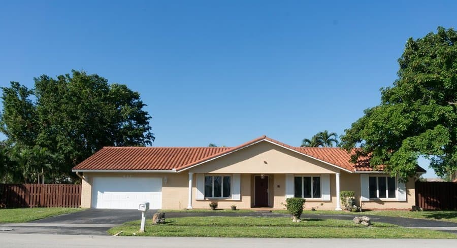 Royal Living ALF in Plantation, FL - Main View
