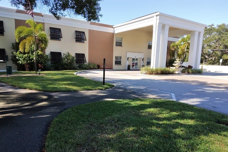 Salterra at Pinellas Park in Pinellas Park, FL - Main View