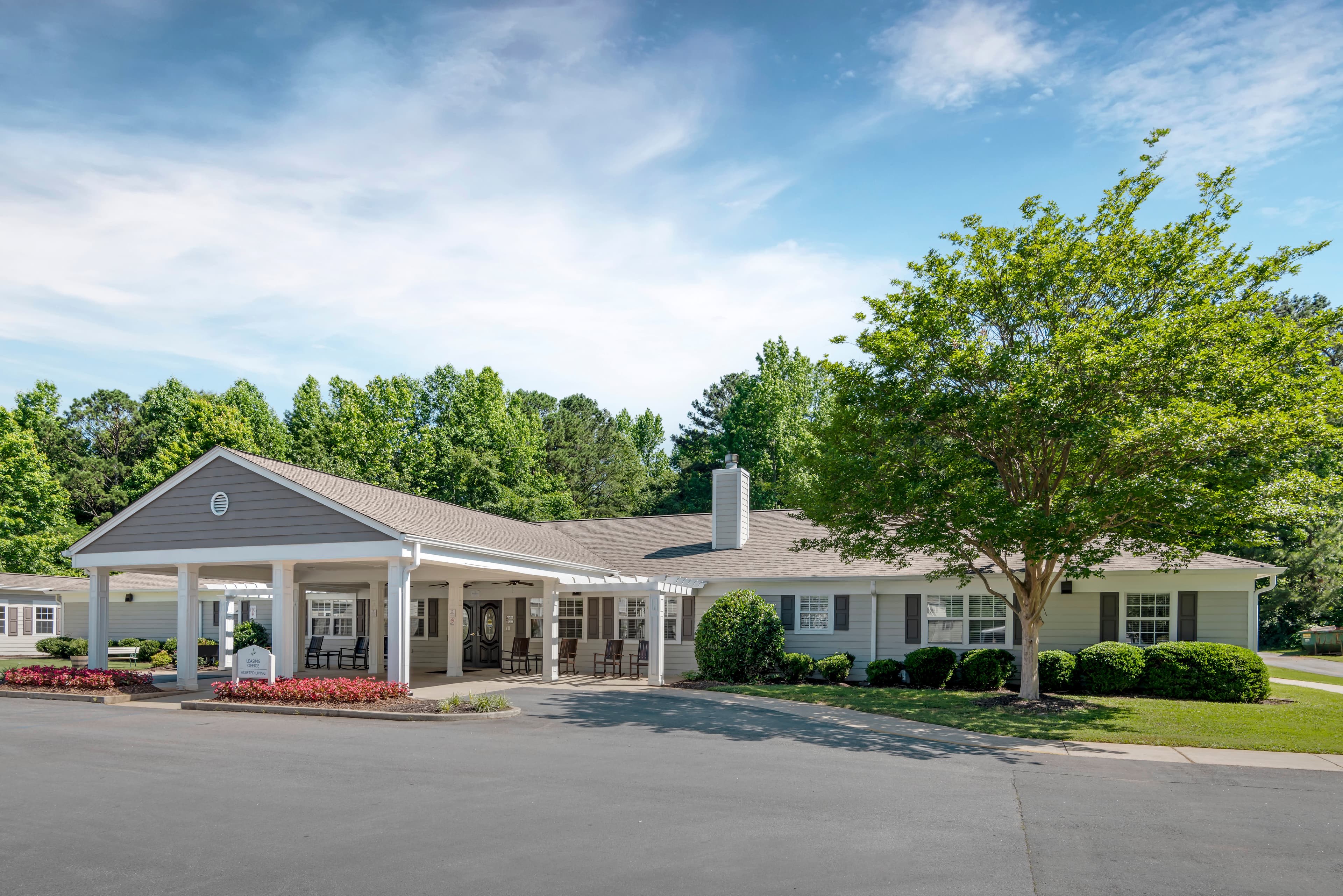 Brookdale Newnan in Newnan, GA - Main View