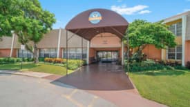 Signature Healthcare Of Palm Beach in Lake Worth, FL - Main View