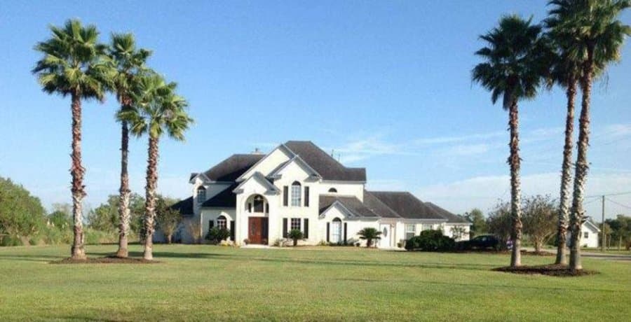 Six Palms Assisted Living in Manvel, TX