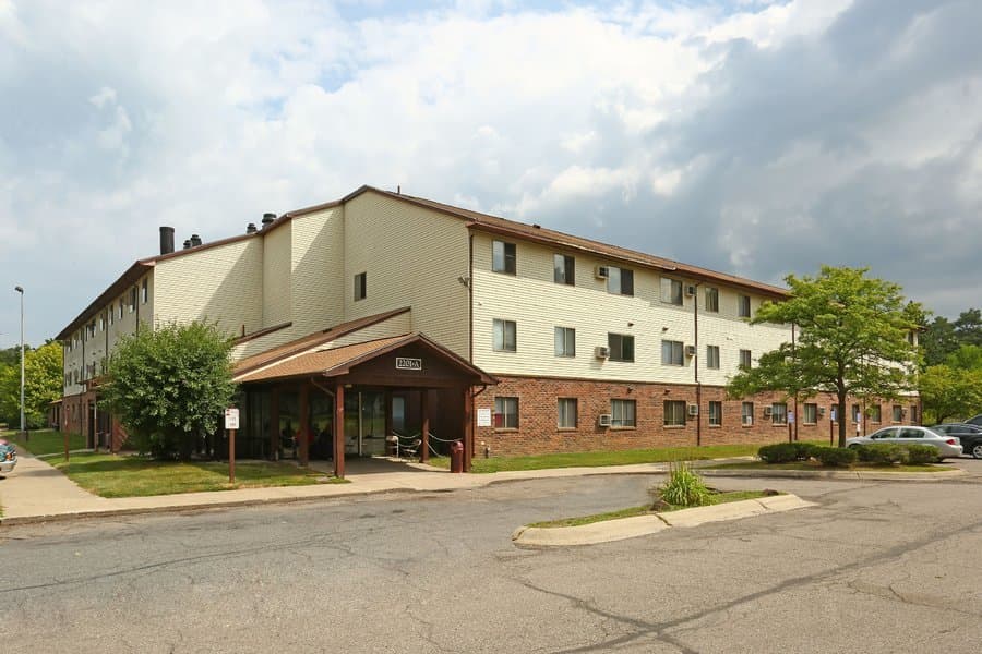 Slidell Senior Apartments in Flint, MI - Main View