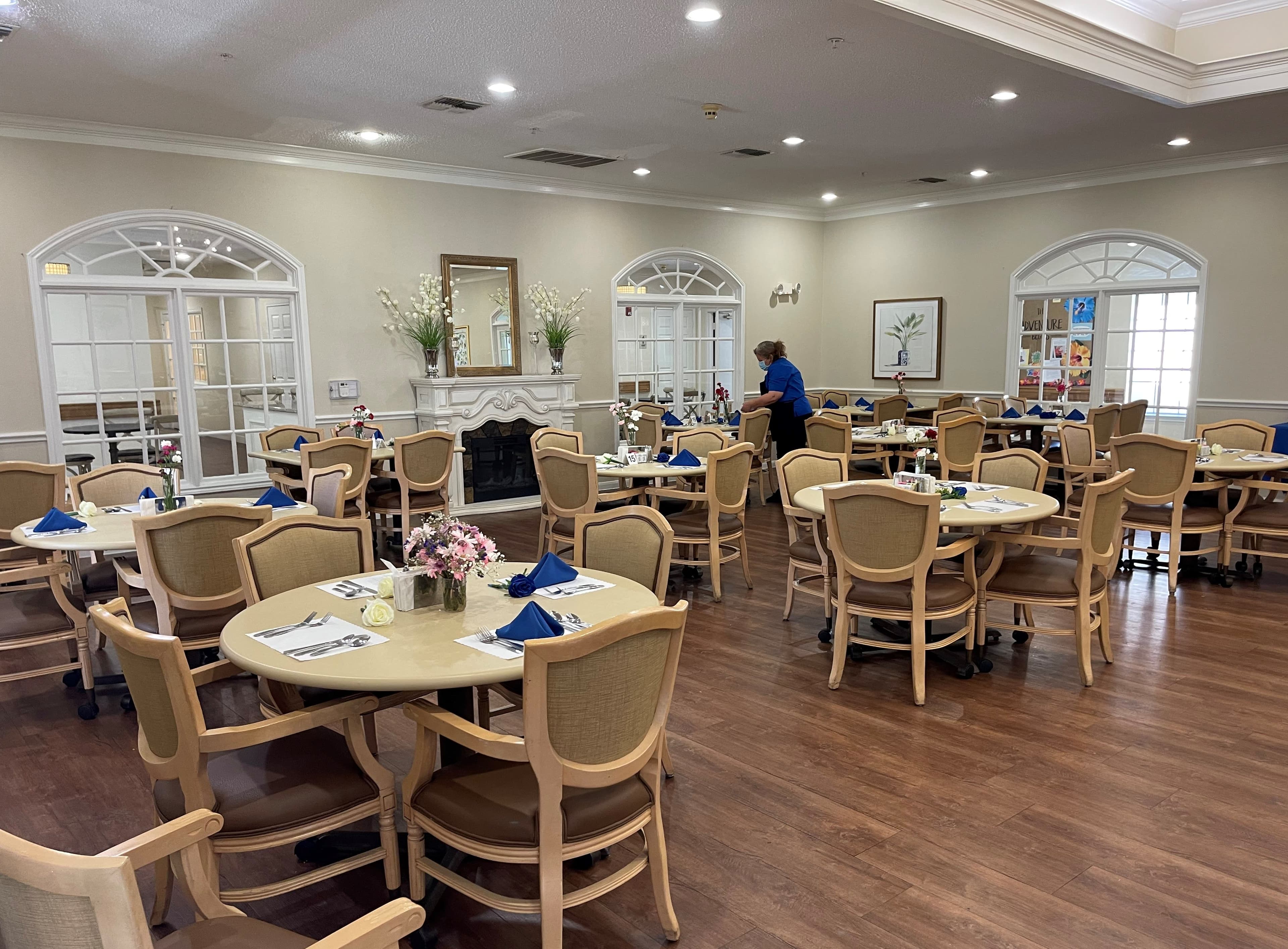 Carriage Inn Conroe in Conroe, TX - Main View