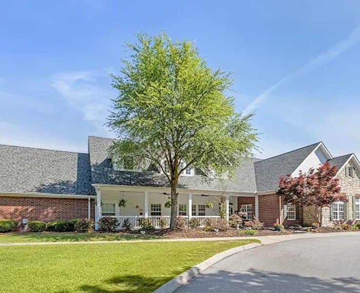 Springtree Manor in Columbia, SC - Main View